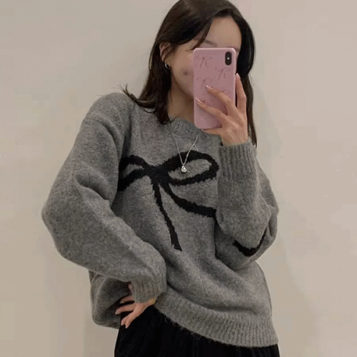 [봄신상] 세미크롭핏 루즈 그레이 리본나염 긴팔 간절기 자카드 니트/스웨터